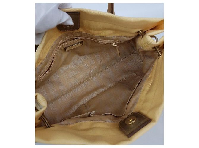 Borsa a tracolla in tela Salvatore Ferragamo Vara Bow Giallo - vista 8