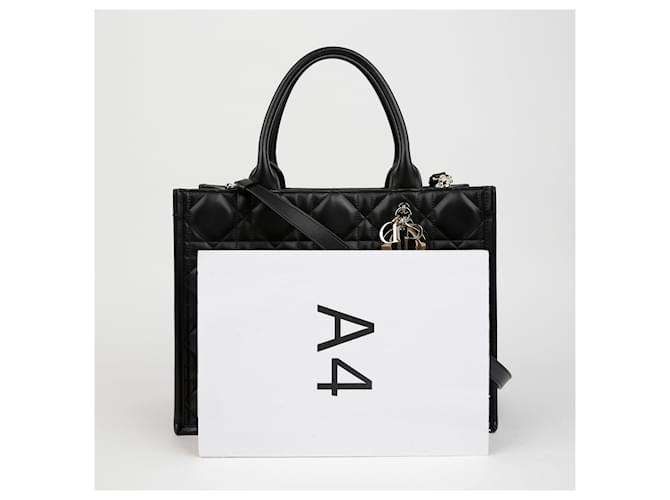 Dior Borsa a Tracolla Tote Medium Nero - vista 12