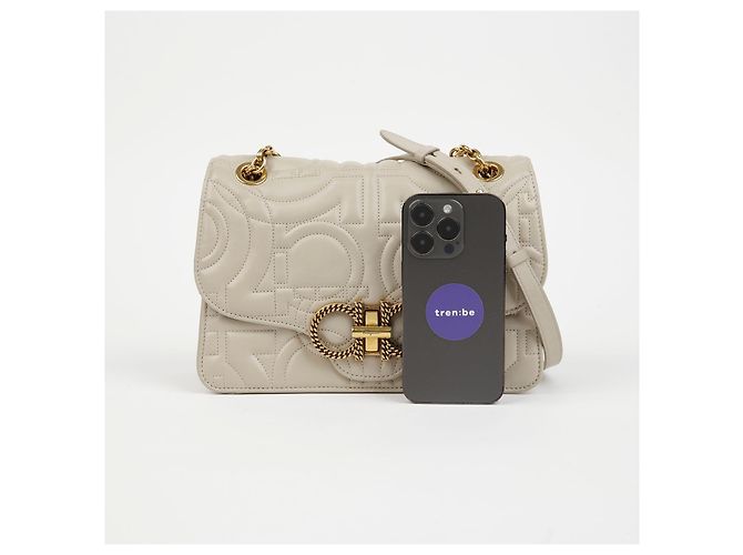 Salvatore Ferragamo Bolso de hombro acolchado con cadena Gancini - vista 13
