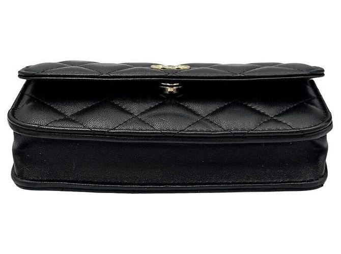 Chanel Mini borsa pouch con tracolla in pelle di agnello - vista 5