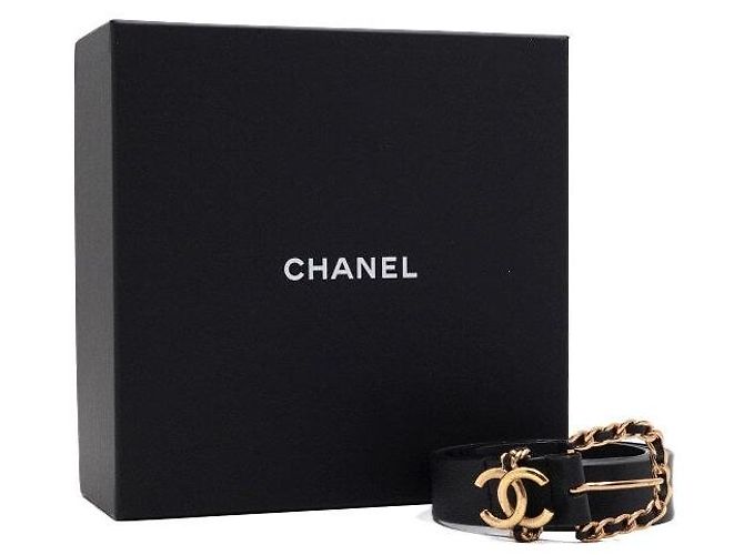 Chanel Damengürtel aus schwarzem Leder mit goldfarbenem CC-Logo - Ansicht 10