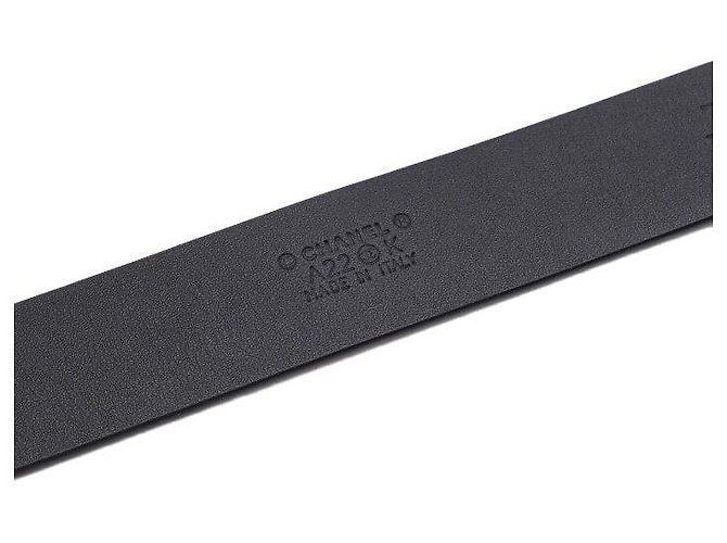 Chanel Damengürtel aus schwarzem Leder mit goldfarbenem CC-Logo - Ansicht 6