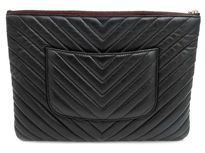 Chanel Clutch Caviar Chevron New Medium Nero - vista 4