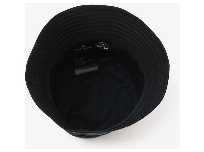 Prada Re-Nylon Bucket Hat mit Dreieckslogo Schwarz - Ansicht 4