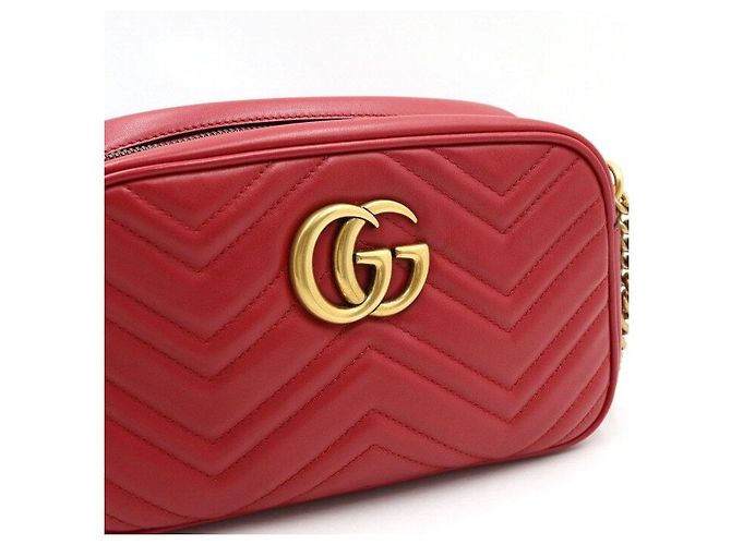 Marmont Gucci Kleine Matelassé Schultertasche oder Crossbody-Tasche mit Kette - Ansicht 4