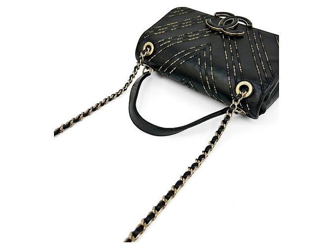 Chanel Borsa a tracolla con patta a chevron nera Nero - vista 6