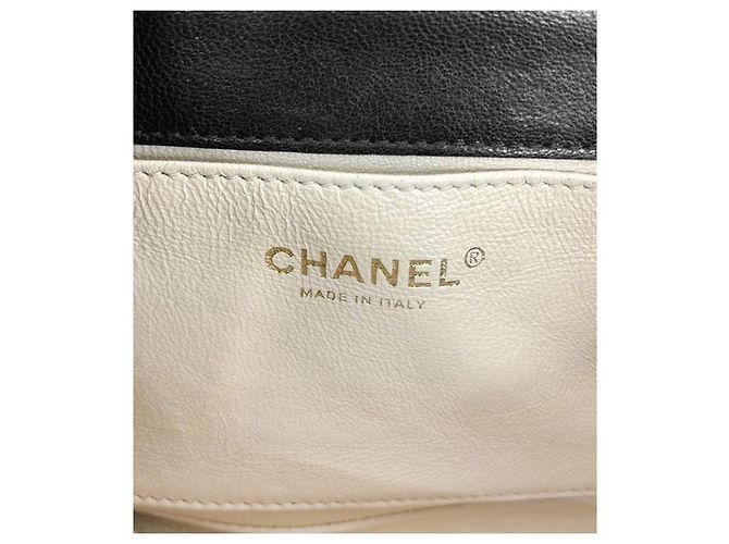 Chanel Borsa a tracolla con patta a chevron nera Nero - vista 8