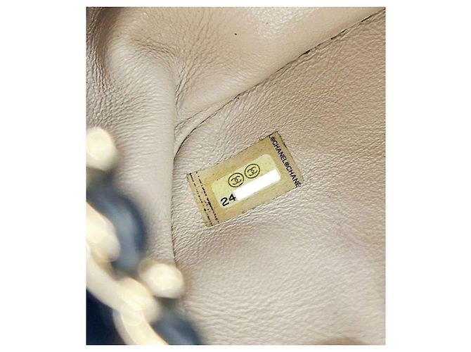 Chanel Borsa a tracolla con patta a chevron nera Nero - vista 9
