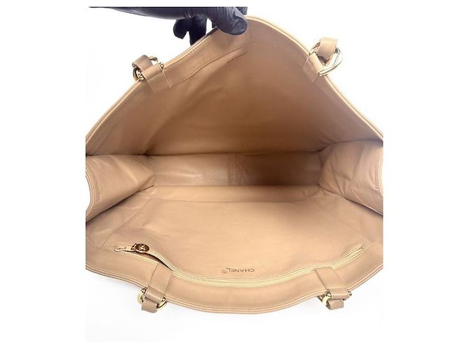 Chanel Borsa a tracolla beige con grande catena CC Marrone - vista 8