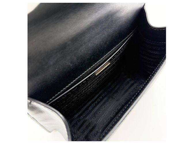 Prada Borsa a tracolla a busta con catena in Saffiano Nero - vista 9