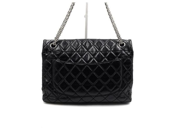 Chanel Große Vintage-Schultertasche in Schwarz mit silberner Kette - Ansicht 4