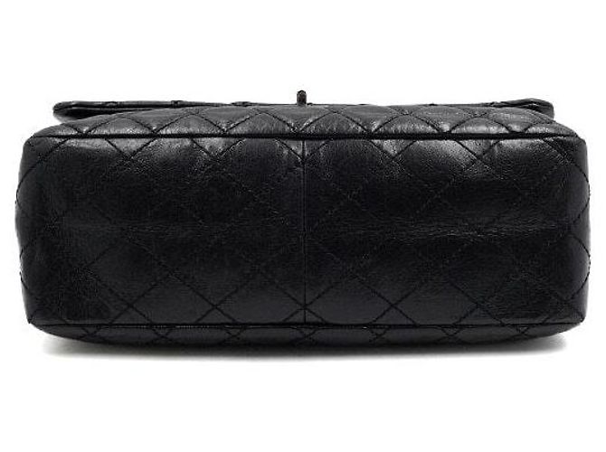 Chanel Große Vintage-Schultertasche in Schwarz mit silberner Kette - Ansicht 8