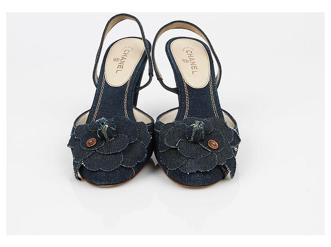 Chanel Décolleté Camelia Slingback Taglia Nero - vista 3