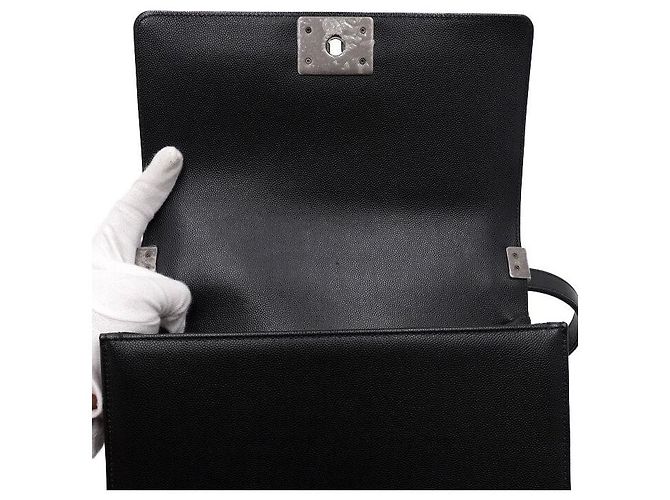 Chanel Borsa a tracolla Medium Flap in pelle Caviar nera Nero - vista 6