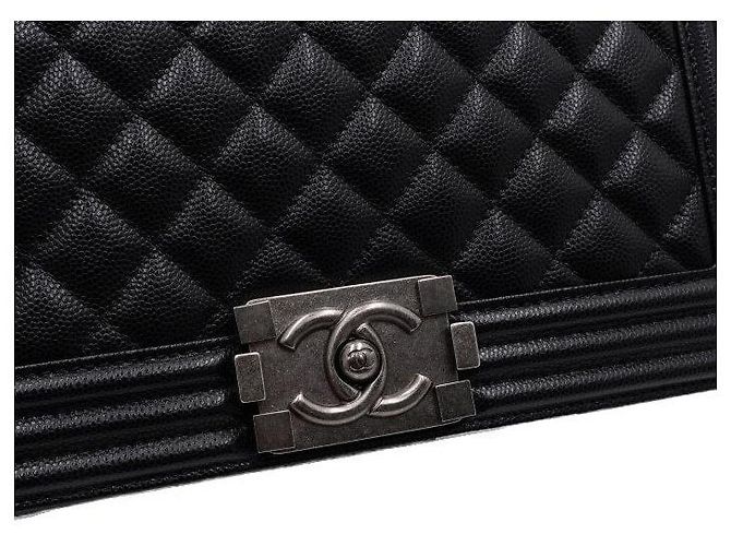 Chanel Borsa a tracolla Medium Flap in pelle Caviar nera Nero - vista 8