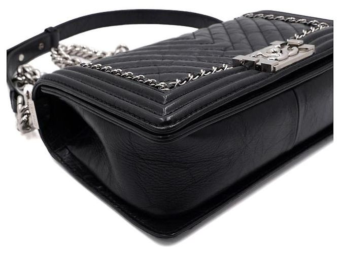 Chanel Borsa a spalla e crossbody Boy Medium in vitello nero con catena argento - vista 11