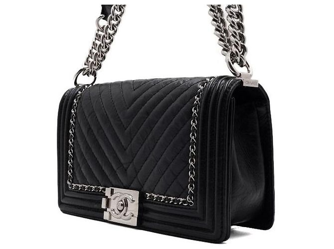 Chanel Borsa a spalla e crossbody Boy Medium in vitello nero con catena argento - vista 3