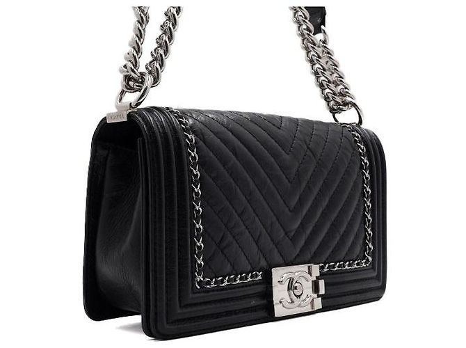 Chanel Borsa a spalla e crossbody Boy Medium in vitello nero con catena argento - vista 4