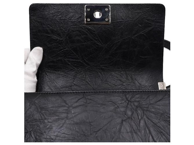 Chanel Borsa a spalla e crossbody Boy Medium in vitello nero con catena argento - vista 8