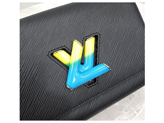 Louis Vuitton Borsa a tracolla LV Epi Twist MM - vista 5