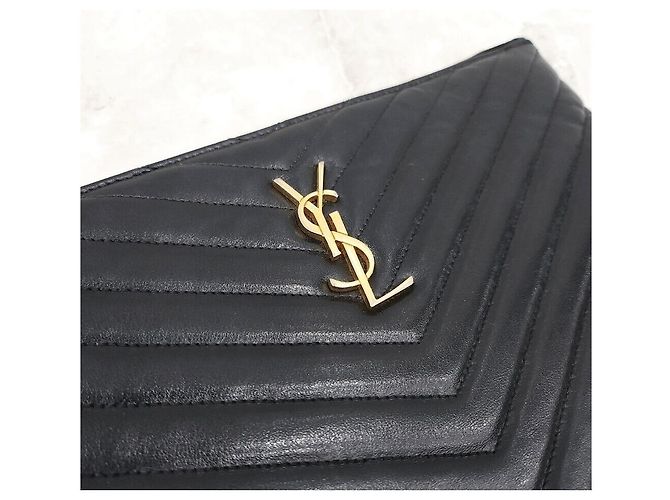 Saint Laurent Clutch con tracolla in pelle trapuntata - vista 5