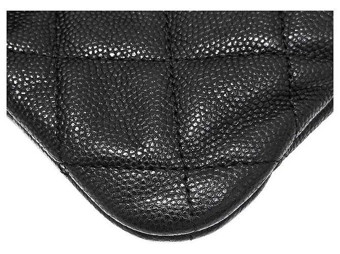 Chanel Clutch Caviar New Medium Negro - vista 4