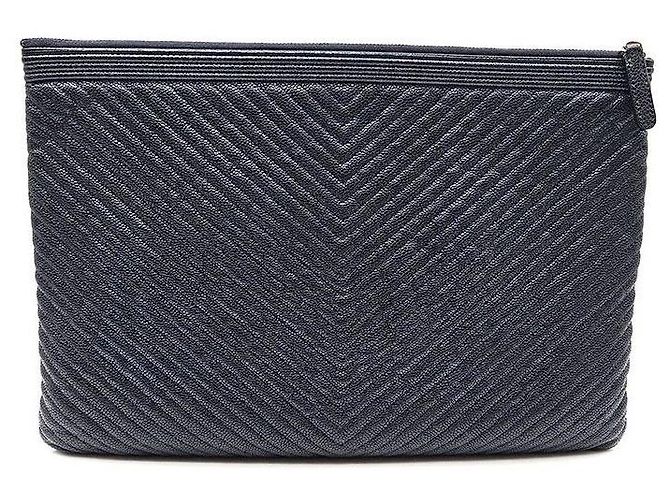Chanel Clutch Caviar Boy Chevron Large Azul - vista 4