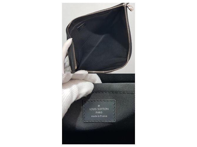 Louis Vuitton Pochette Discovery GM Noir - vue 10