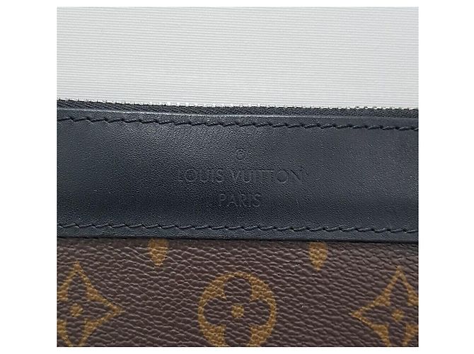 Louis Vuitton Pochette Discovery GM Noir - vue 3