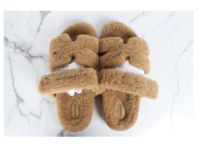 Hermès Pantofole in lana shearling beige Marrone - vista 9