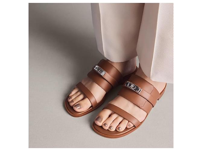 Hermès Sandali e ciabatte da donna Oro D'oro - vista 3