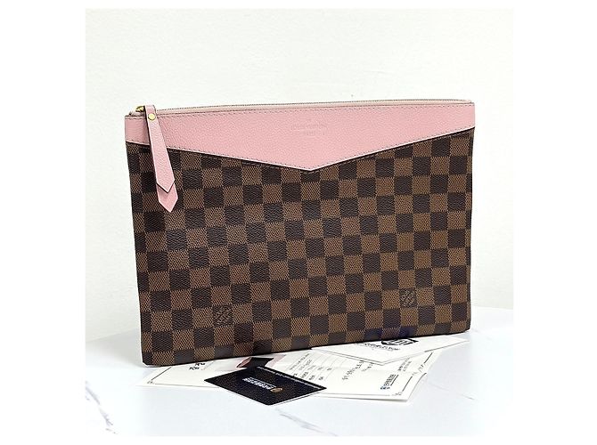 Louis Vuitton Borsa a Clutch Daily Damier Rosa - vista 3