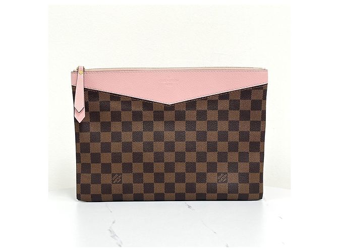 Louis Vuitton Borsa a Clutch Daily Damier Rosa - vista 5