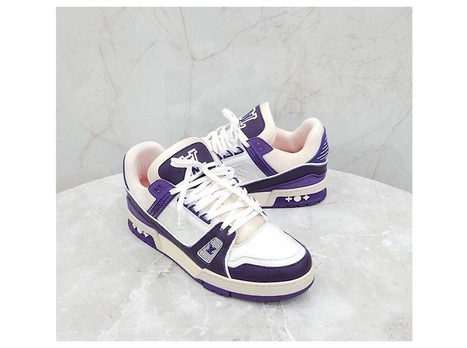 Louis Vuitton Sneakers LV Purple Monogram Trainer Porpora - vista 3
