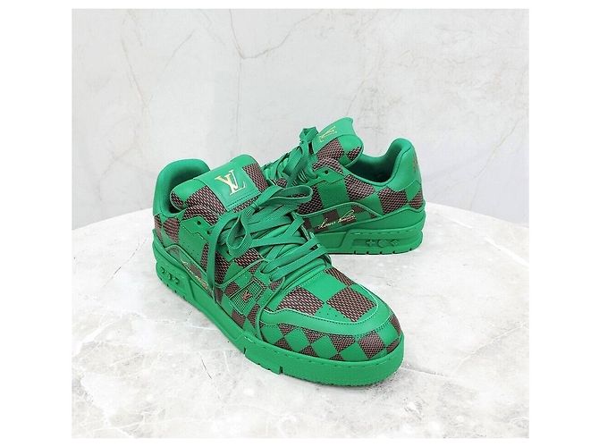 Louis Vuitton Sneakers Pharrell LV Trainer Damier Pop Collection Verde - vista 3