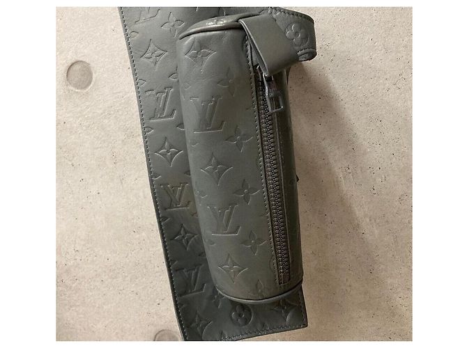 Louis Vuitton Leather Monogram Pocket Layer Gray Marrone - vista 3