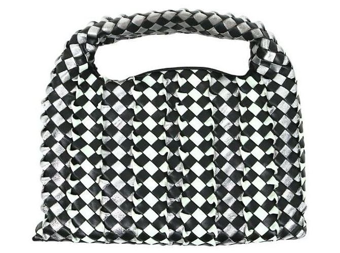 Bottega Veneta Gewebte Tasche in Schwarz-Weiß - Ansicht 3