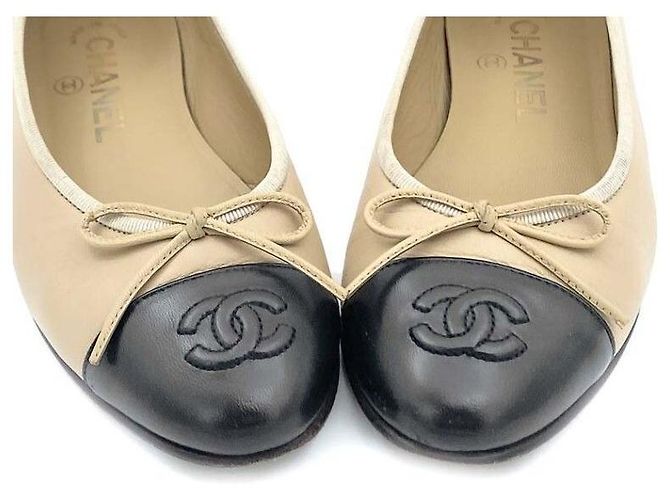 Chanel Scarpe basse bicolore Marrone - vista 2