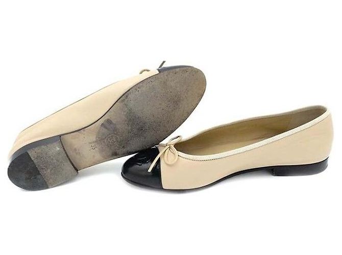 Chanel Scarpe basse bicolore Marrone - vista 4