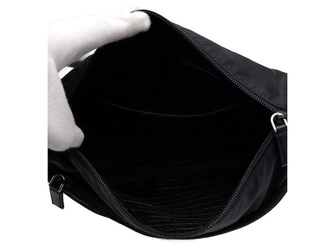 Prada Tesuto Nylon Schultertasche und Crossbody-Bag mit Dreiecks-Logo Schwarz - Ansicht 5