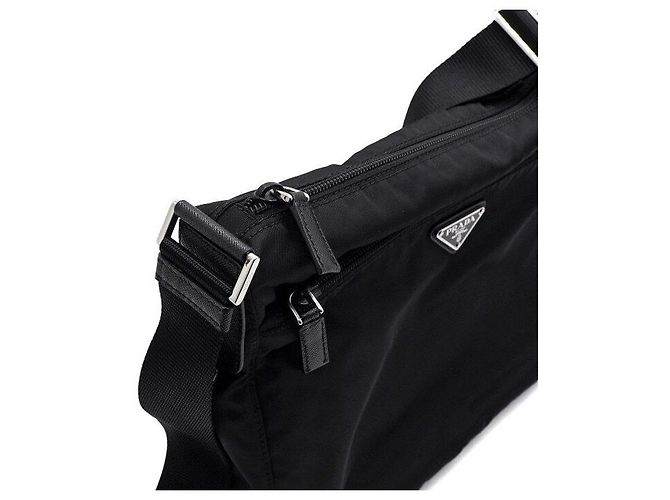 Prada Tesuto Nylon Schultertasche und Crossbody-Bag mit Dreiecks-Logo Schwarz - Ansicht 9