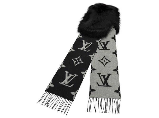 Stola Louis Vuitton in cashmere nero e pelliccia di volpe - vista 3