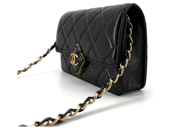 Chanel Mini borsa crossbody WOC in pelle d'agnello trapuntata a diamante (chip interno) Multicolore - vista 4