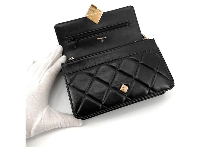 Chanel Mini borsa crossbody WOC in pelle d'agnello trapuntata a diamante (chip interno) Multicolore - vista 7