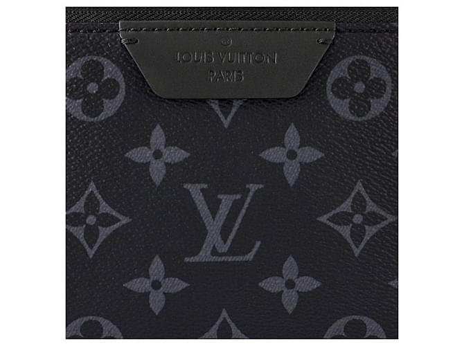Louis Vuitton Zaino Discovery PM Monogram Eclipse Nero - vista 14