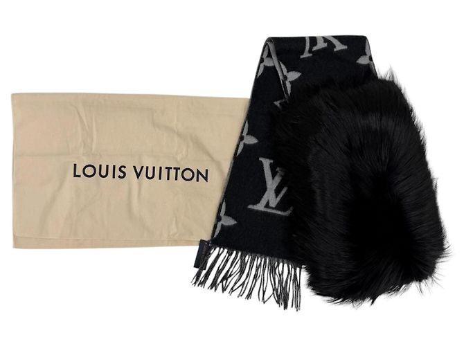 Stola Louis Vuitton in cashmere nero e pelliccia di volpe - vista 2