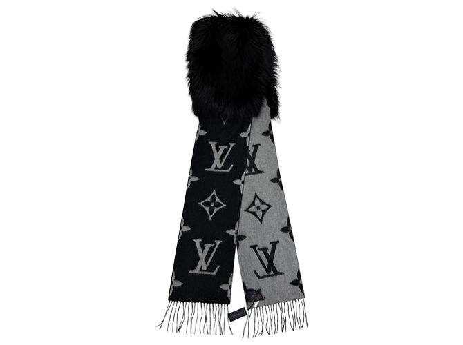 Stola Louis Vuitton in cashmere nero e pelliccia di volpe - vista 4