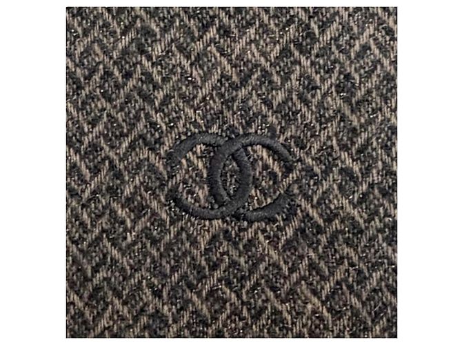 Stola lunga in cashmere marrone Chanel G18 - vista 6