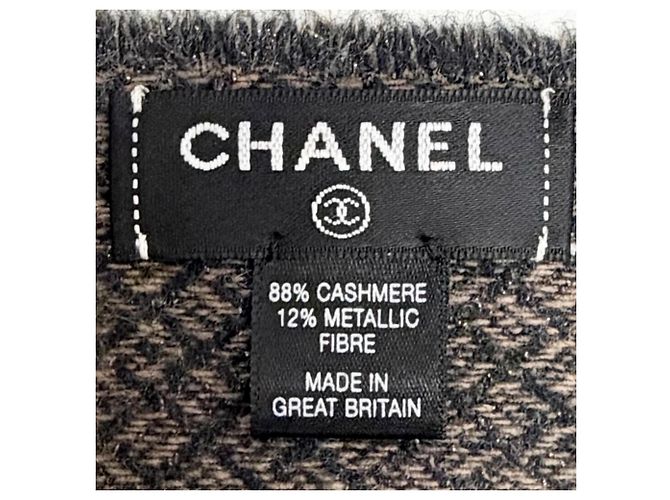 Stola lunga in cashmere marrone Chanel G18 - vista 7
