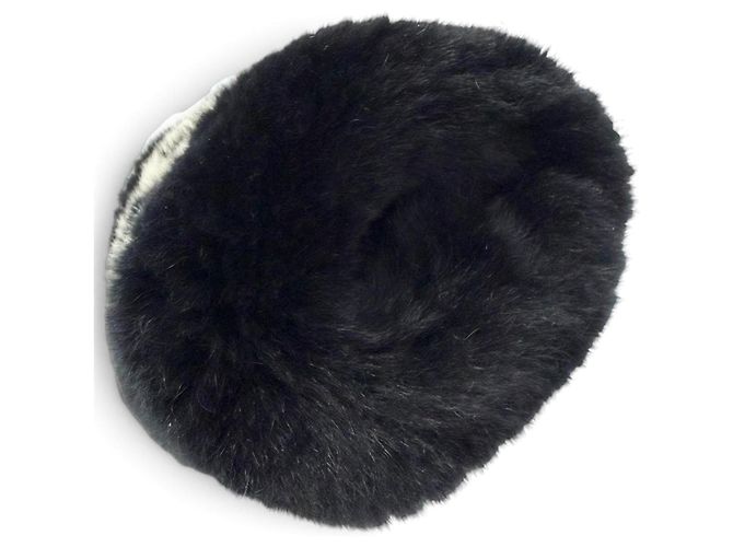 Bracciale rigido in pelliccia di coniglio Chanel Coco Mark Nero Bianco - vista 2